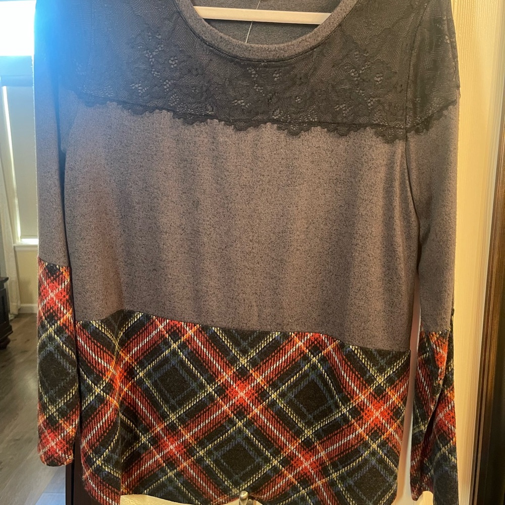 Maurice’s- New- top- Gray and Plaid Long Sleeve Top with Lace Detail